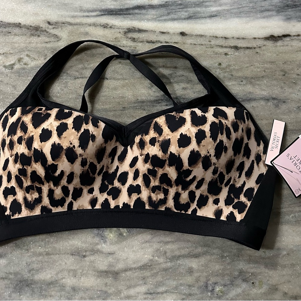 Victorias Secret Incredible Sports Bra 36DD NWT